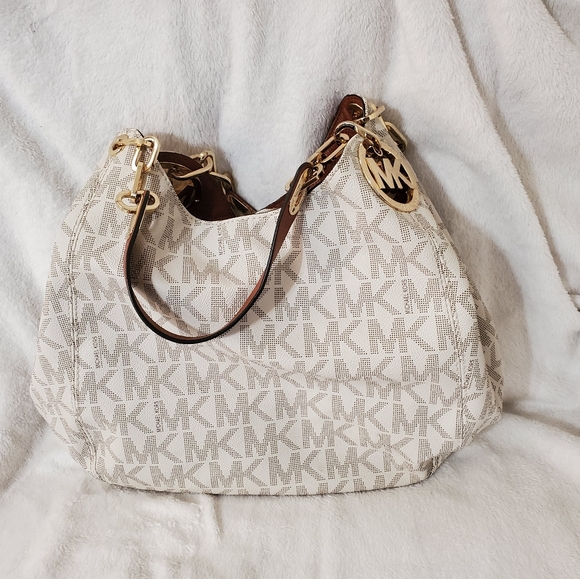 Michael Kors Vanilla Signature Shoulder Bag - Picture 1 of 16